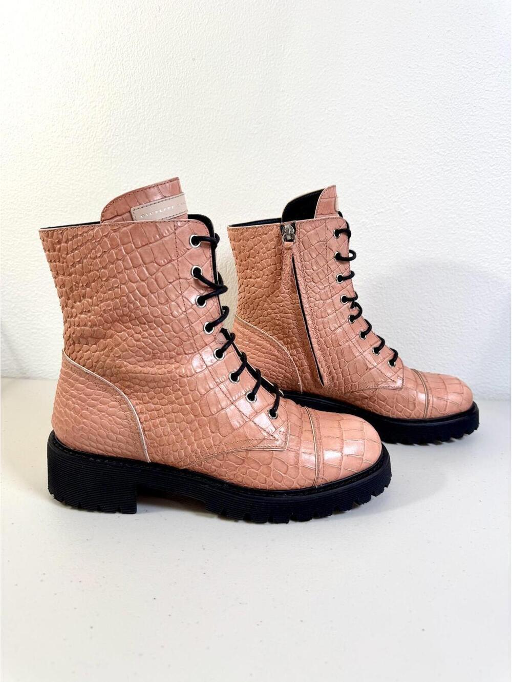 $1095 NWOB ITALY Giuseppe Zanotti Thora Salmon Pink Croc Combat Boots 38 US 8